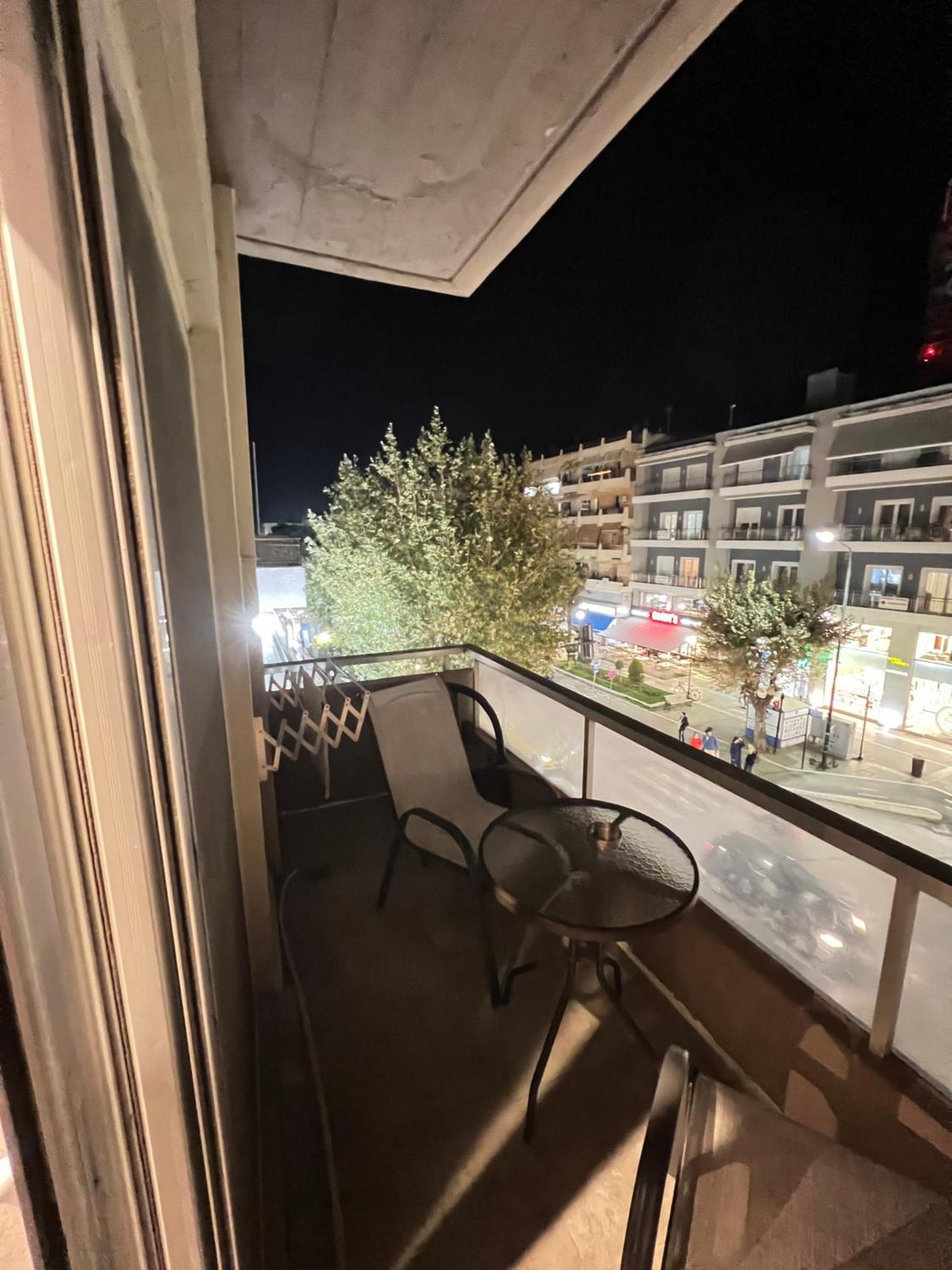 Modern Apartment In The Heart Of The City Dedeağaç Dış mekan fotoğraf