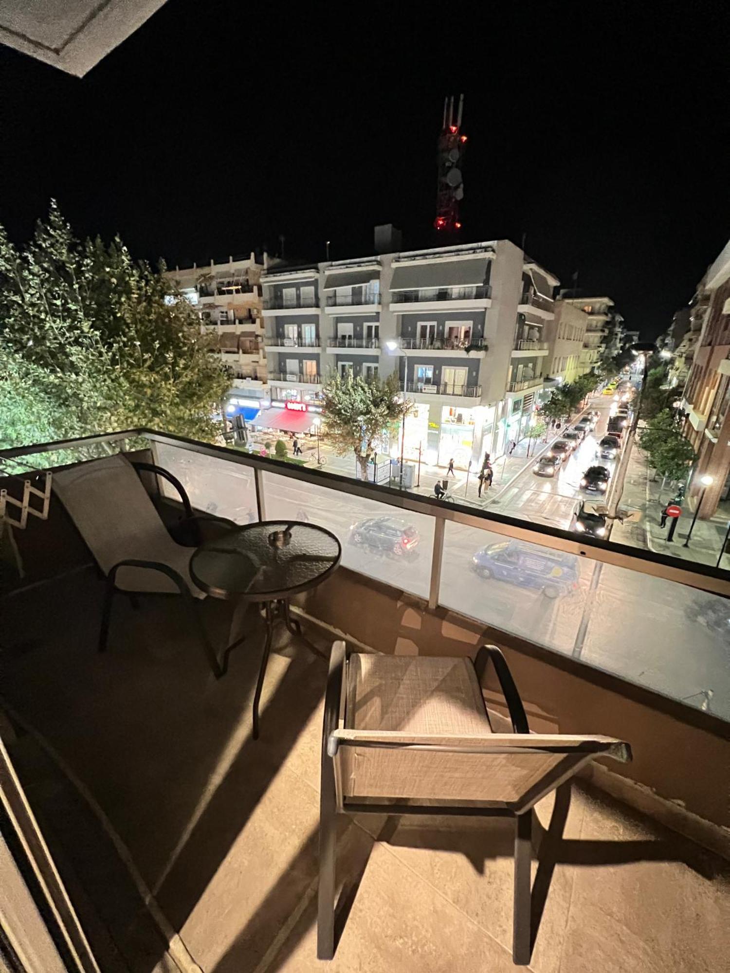 Modern Apartment In The Heart Of The City Dedeağaç Dış mekan fotoğraf